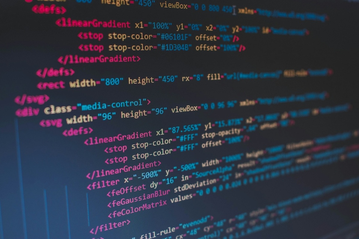Apple and Anthropic Reportedly Develop AI-Powered Coding Platform