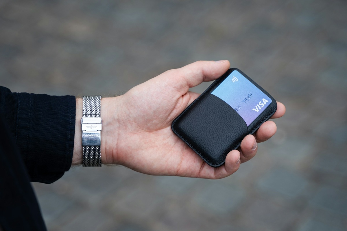 Visa Reportedly Offers $100 Million to Get Apple Credit Card Business